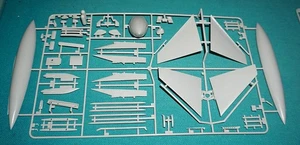 F-4J Phantom II Marines Navy Tamiya 1/32 Sprue J Radome Tank Winglets Etc. - Picture 1 of 1