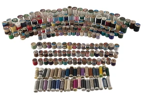 Sewing Thread Lot 204 Spools Colorful Vintage Wooden Plastic Coats Clarks Star - Picture 1 of 10
