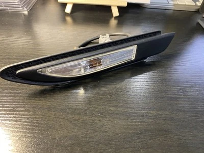 Genuine Ford FGX XR6 Side Indicator Light ER2B-16G000-A Left Side Falcon - Image 1 of 4