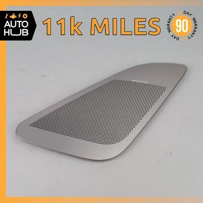 10-19 Aston Martin Rapide Bang & Olufsen grade de tampa de alto-falante porta frontal direita - Imagem 1 de 4