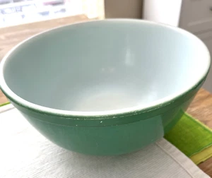 VTG Pyrex Green Mixing Bowl 8.5” T.M. REG No Number 2 1/2 Qt 1940’s Milk Glass - Picture 1 of 7