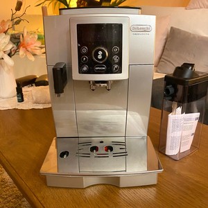 Delonghi ECAM Coffee Maker 15 Bar Cappuccino System 1,8 L LCD