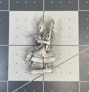 DARK ELVES BOLT THROWER CREWMAN oldhammer oop Marauder 1995 Old World Elf AK25 - Picture 1 of 2