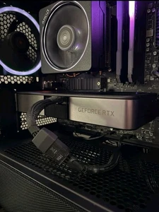 NVIDIA GeForce RTX 3070 Founders Edition 8GB GDDR6 GDDR6 Grafikkarte - Bild 1 von 5