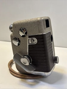 FOTOCAMERA PELLICOLA VINTAGE REVERE 8 MODEL B-61 8MM non testata solo parti - Foto 1 di 10
