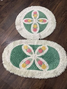 BEAUTIFUL Vintage Chenille Rug plush Set Of 2 White Green Floral - Picture 1 of 11