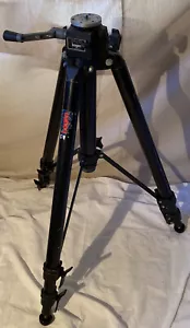 "REDUZIERT Manfrotto Bogen 3233/3230 sehr kompaktes strapazierfähiges Stativ 28""-68"" - Bild 1 von 5