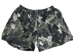 Nike ACG Pantaloncini da Trail Stampa All Over Sequoia Verde/Nero Uomo Taglia XL - Foto 1 di 5