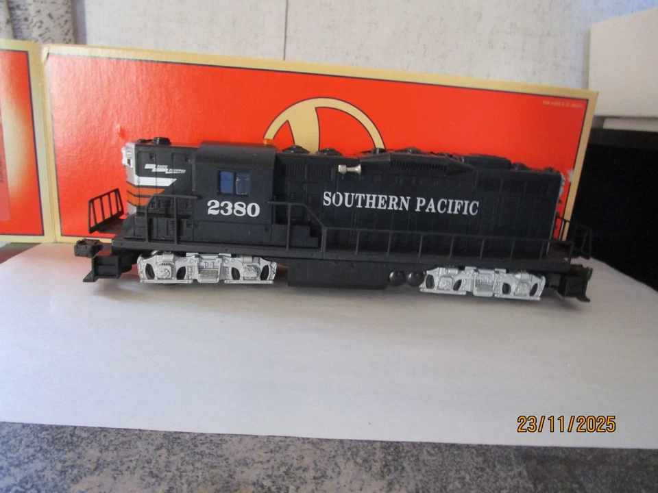 Lionel, O Gauge, 18562 Southern Pacific GP-9, OB. - Image 1 of 3