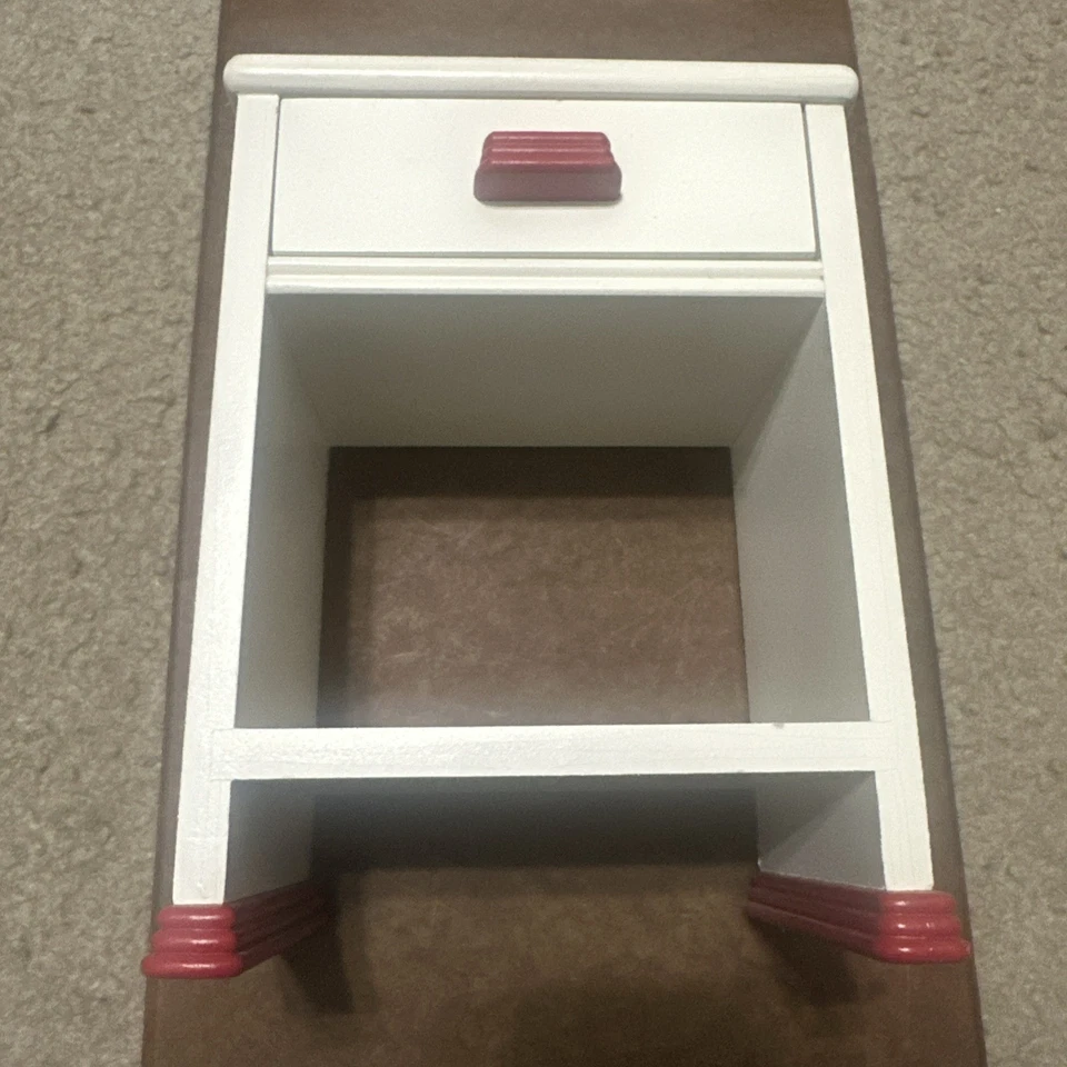 Boneca American Girl Molly Pleasant Company suporte noturno, lâmpada e lâmpada sobressalente  - Imagem 1 de 4