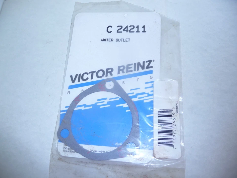 Junta de salida de agua Victor C24211 motor Nissan/Infiinity 1984-2004 3,0 L 3,3 L Foto 1 de 1