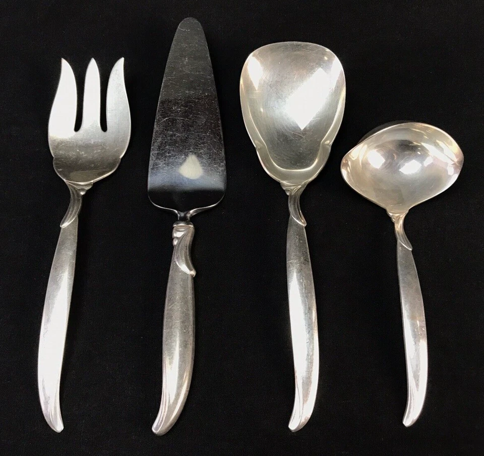 1847 Rogers Brothers IS Flair Gravy Cucharón Tenedor de Carne Berry Cuchara Pastel Juego de Servidor Foto 1 de 4