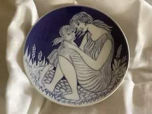 Royal Copenhagen Vintage Mors Dag Plate, 1978, Blue/White, 6”, Mother/Daughter - Picture 1 of 3
