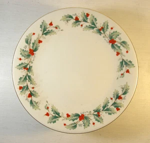 8 China Pearl Noel Holly & Berries Salad/Dessert Plates 7 ½” Gold Edge - Picture 1 of 4