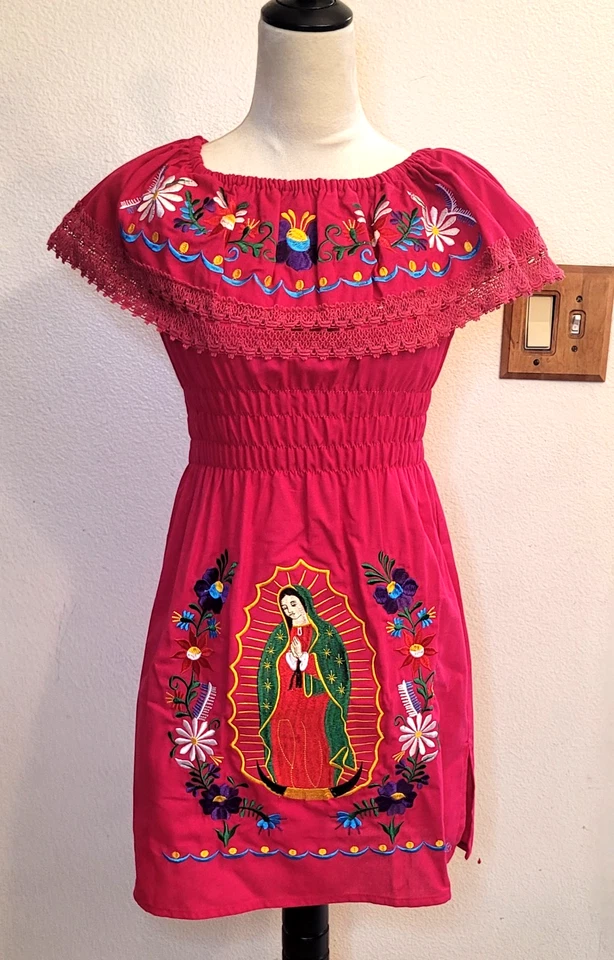 Vestido Virgen de Guadalupe Niña Mexicana Bordado/Nuestra Señora de Guadalupe Fucsia Foto 1 de 4