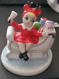 Royal Doulton -2017 - Sleigh Full Of Gifts. NF006 - Picture 1 of 6