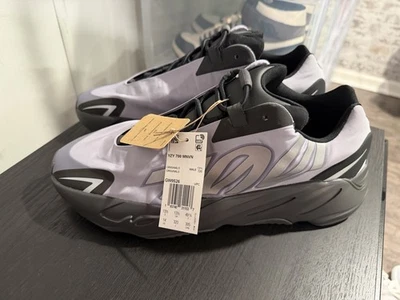 NUEVO SIN CAJA Adidas Yeezy Boost 700 MNVN 'Geode' - GW9526 Talla 14 2022 Foto 1 de 4