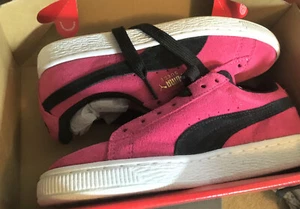 PUMA SUEDE CLASSIC Womens 6 Beetroot Purple Pink Black Sports Leather Shoes NIB - Picture 1 of 4