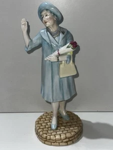 Royal Doulton Figurine, HN4086, Queen Mother - Queen Elizabeth 1999 - Picture 1 of 6