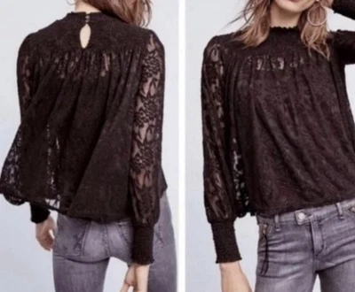 Anthropologie Deletta 蓝色蕾丝长袖娃娃上衣,缩褶小号 — 第 1/4 张图片