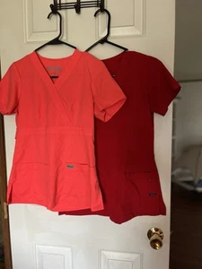 Set Of Two Scrub Tops Size XS Grey’s Anatomy And Jockey - Picture 1 of 11