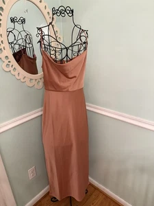 Sachin + Babi Cali pfirsichfarbenes Satin Wasserfallausschnitt Slip Midikleid Sedona rosa Größe 10 - Bild 1 von 7