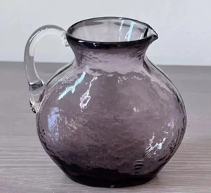 "Jarra crema de vidrio arrugado amatista lavanda MCM vintage acabada a mano 4,25"" H" - Imagen 1 de 8