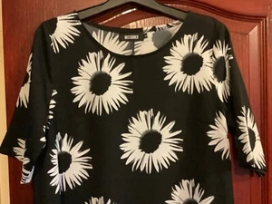 Ladies Misguided Stunning Black & White Sunflower Top, - Size 12 - In VGC - Picture 1 of 4
