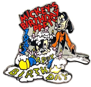 Disney 100 Jahre Träume Mickys Geburtstagsparty 1,5" Trading Pin #59 2001 - Bild 1 von 4