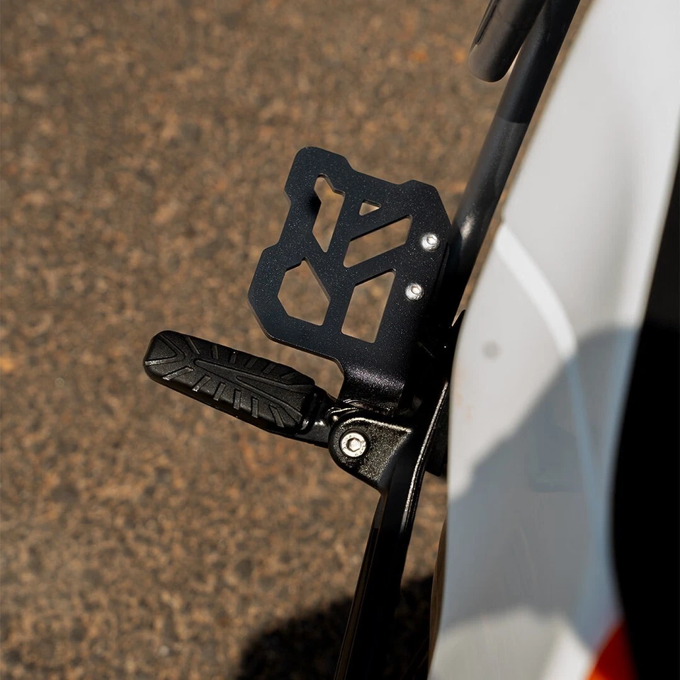 Reposapiés (par) apto para KTM 125 ENDURO R (2025) Foto 1 de 3