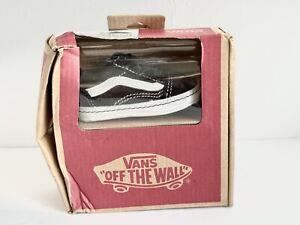 VANS Off The Wall Old Skool Crib Shoes, Black/True White, US Infant Size 1, NEW