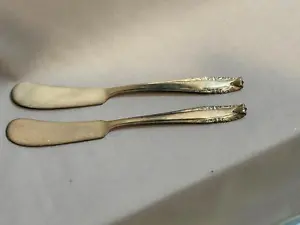 Two Wallace Stradivari Butter Knives Sterling Blades - Picture 1 of 3