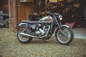 BSA Gold Star 650 - TEC 'Rocker' Full Exhaust System - with Joint Cover - Picture 1 of 3