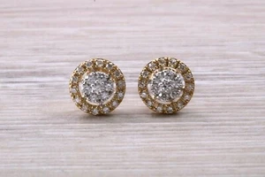 Conjunto de aretes con racimo de diamantes de medio quilate de oro amarillo - Imagen 1 de 6