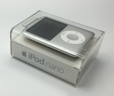 Apple iPod nano A1236 8 GB - 3rd Generation - Silver (MA980LL/A) - Image 1 of 3