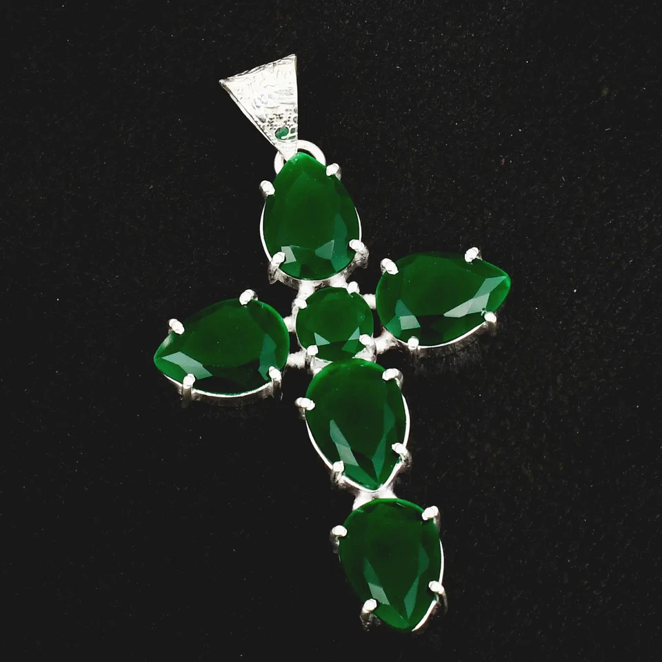 Этническая подвеска в виде креста ручной работы с имитацией изумруда 2,64 дюйма AP-44134 - Изображение 1 из 1