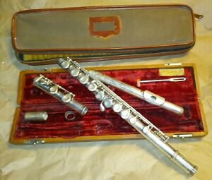 Armstrong Silver-Plated Flute, good condition, double-case, cleaning-rod. USA.