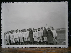 Photo argentique guerre 39 45 soldat Allemand wehrmacht WWII tenue de travail 3 - Imagen 1 de 1