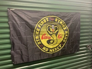 Bandera Karate Kid Cobra Kai - Un Lado - 3’ X 5’ Strike First, Strike Hard, Mercy - Imagen 1 de 4