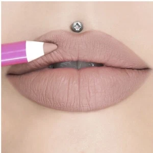 Jeffree Star Velour Lip Liner Celebrity Skin ๐ Authentic ๐BNIB ๐ - Picture 1 of 4