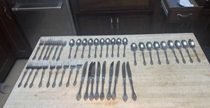 Oneida REMBRANDT Heirloom Stainless Flatware Cube Mark 43 Pieces - Picture 1 of 12