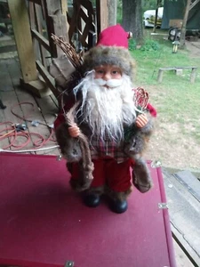 Weihnachtsmann Figur 18 cm groß - Bild 1 von 3