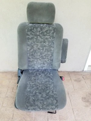 2000 - 2002 Isuzu Trooper Right Passenger side FRONT SEAT - Image 1 of 4