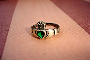 Vintage STERLING Claddagh Green Heart Rhinestone RING - Size 5.75