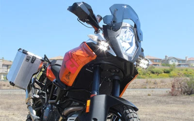 Kit de luces auxiliares LED deportivas Baja Designs Squadron - KTM 1190 / 1290 Adventure Foto 1 de 4