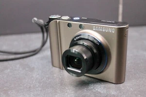 Samsung NV100 HD 14.7MP Digital Camera - Picture 1 of 7