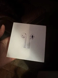 AirPods Apple 2ème génération neufs avec étui de charge - Photo 1 sur 4