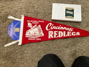 CINCINNATI REDS 1961 MLB World Champions Mitchell & Ness Classic Felt Pennant - Picture 1 of 4