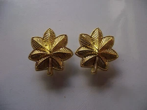 Par de insignias/insignias de cuello mayor de oro del ejército de Estados Unidos - Imagen 1 de 2