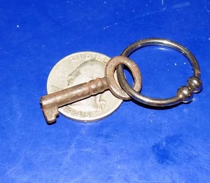 Sehr kleiner Vintage/Antik Hohlfass Skelett Schlüssel mit Schlüsselring - Bild 1 von 3